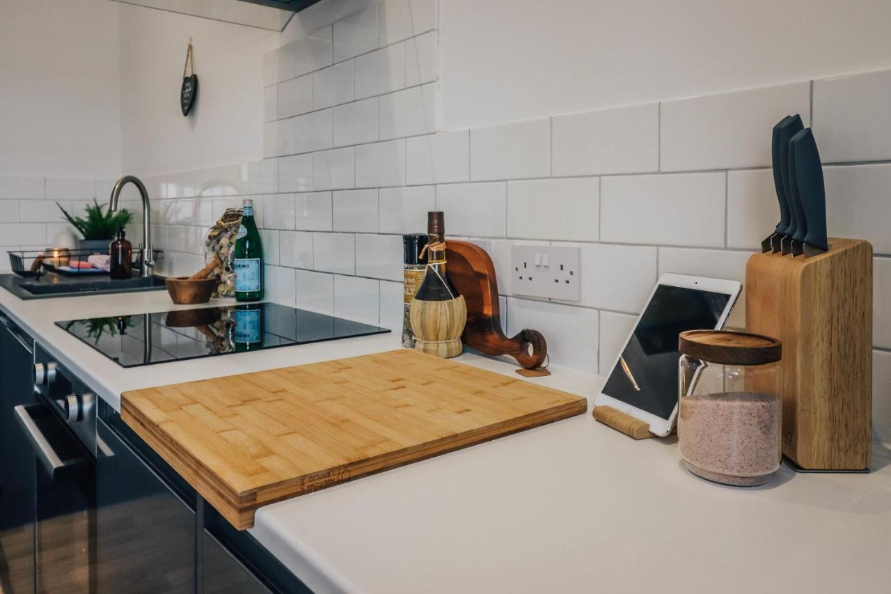 Principality View Apartment Two, By Solace Stays Cardiff Ngoại thất bức ảnh