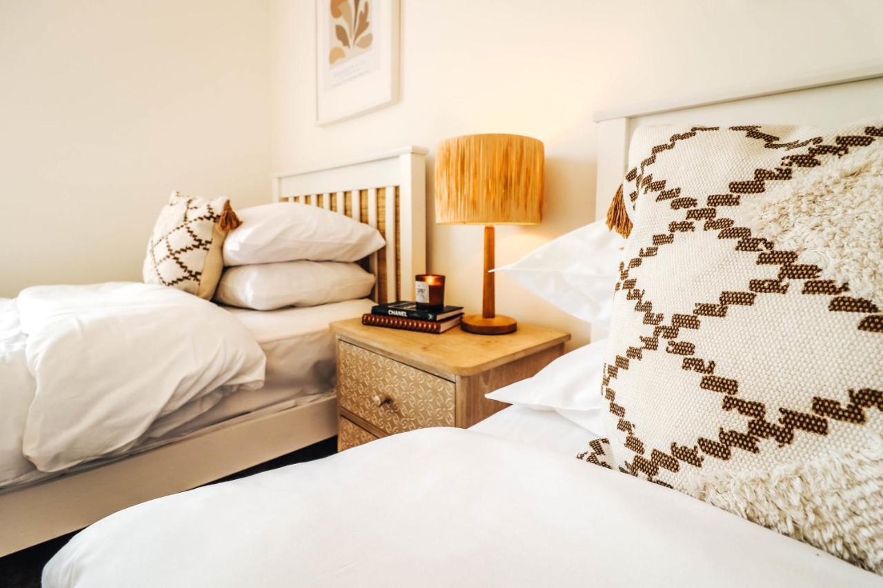 Principality View Apartment Two, By Solace Stays Cardiff Ngoại thất bức ảnh