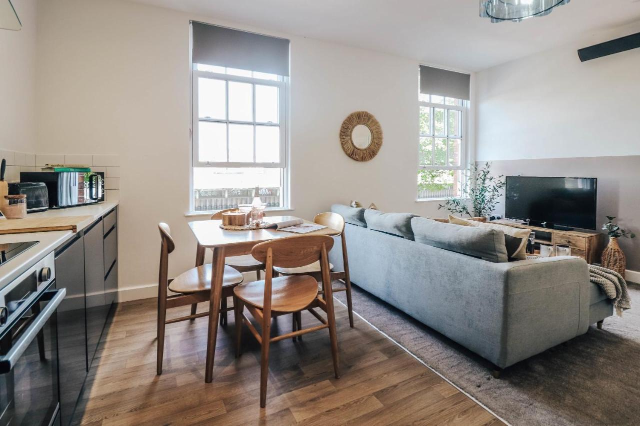 Principality View Apartment Two, By Solace Stays Cardiff Ngoại thất bức ảnh
