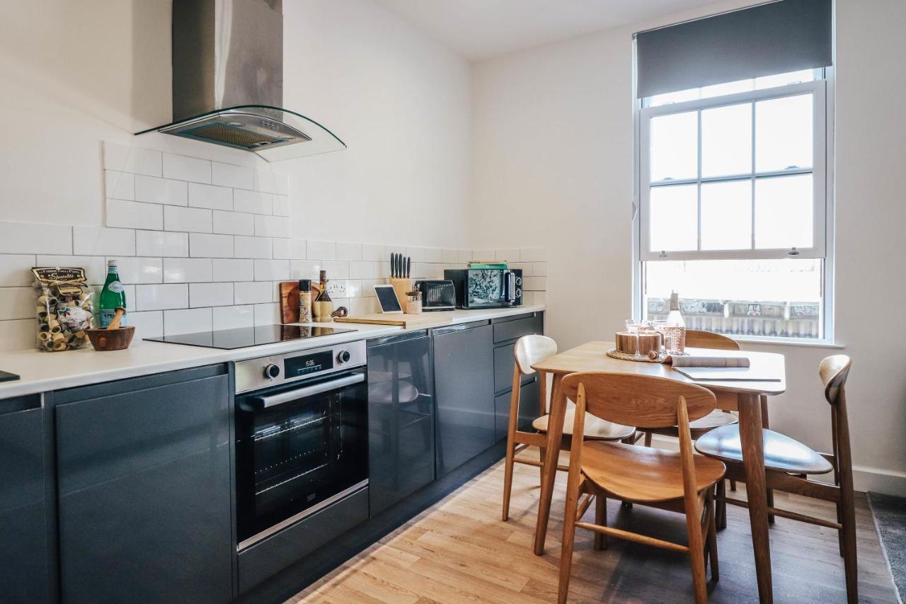 Principality View Apartment Two, By Solace Stays Cardiff Ngoại thất bức ảnh
