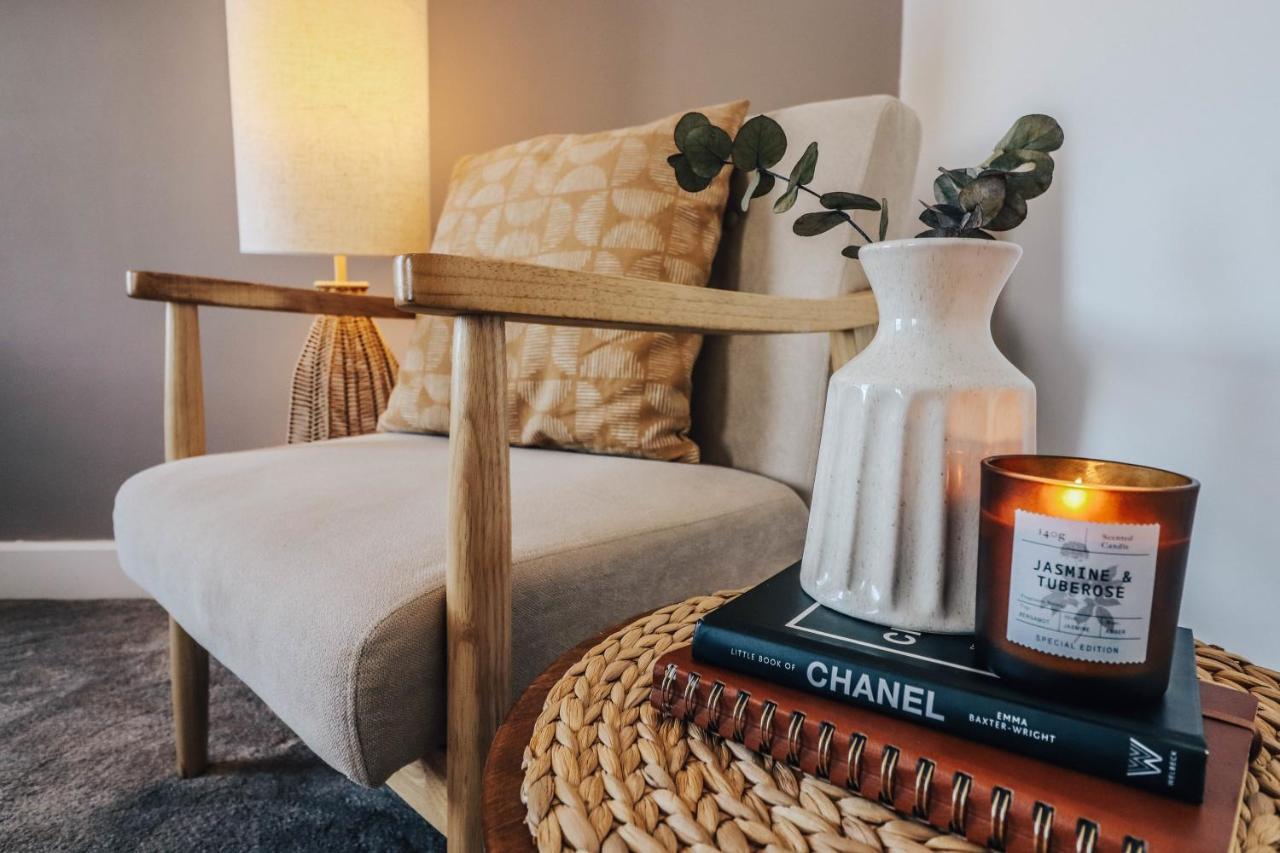 Principality View Apartment Two, By Solace Stays Cardiff Ngoại thất bức ảnh