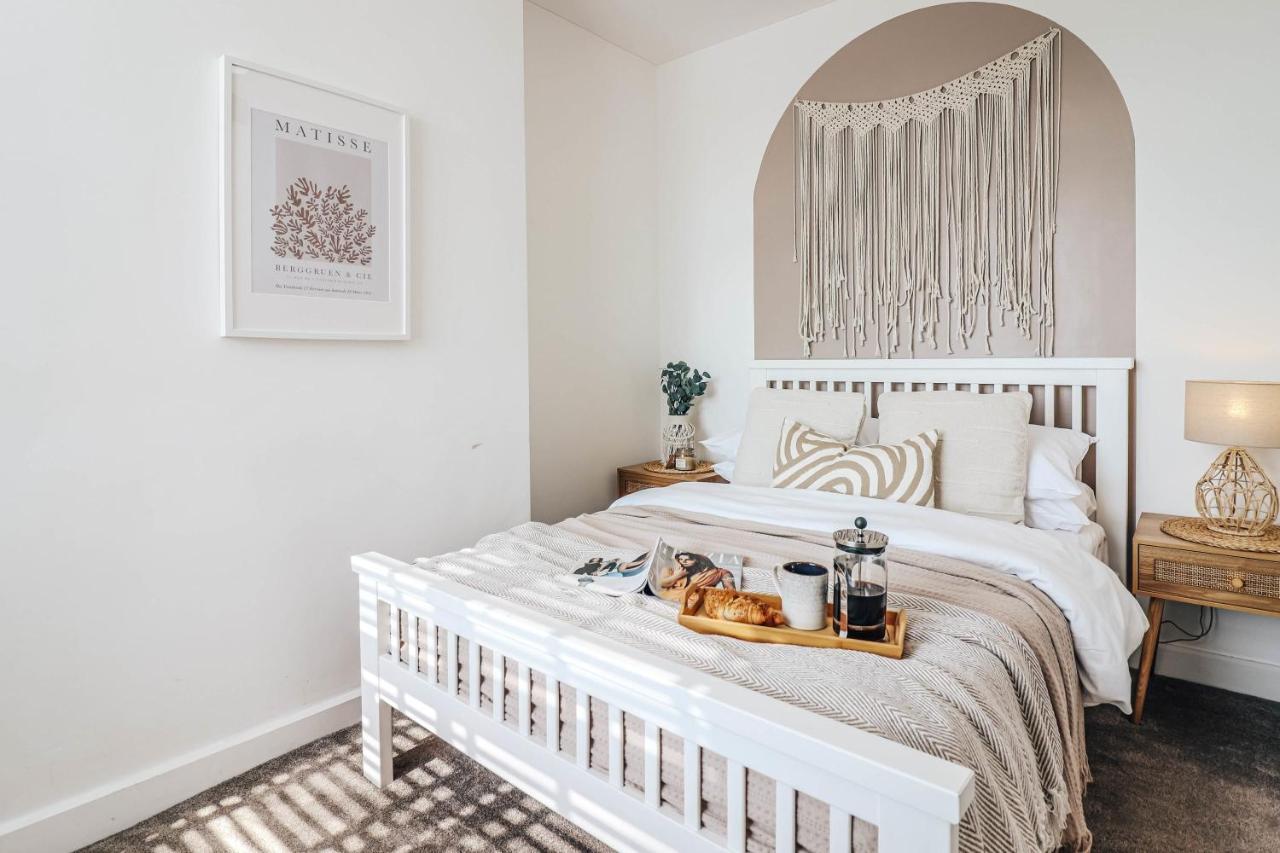 Principality View Apartment Two, By Solace Stays Cardiff Ngoại thất bức ảnh
