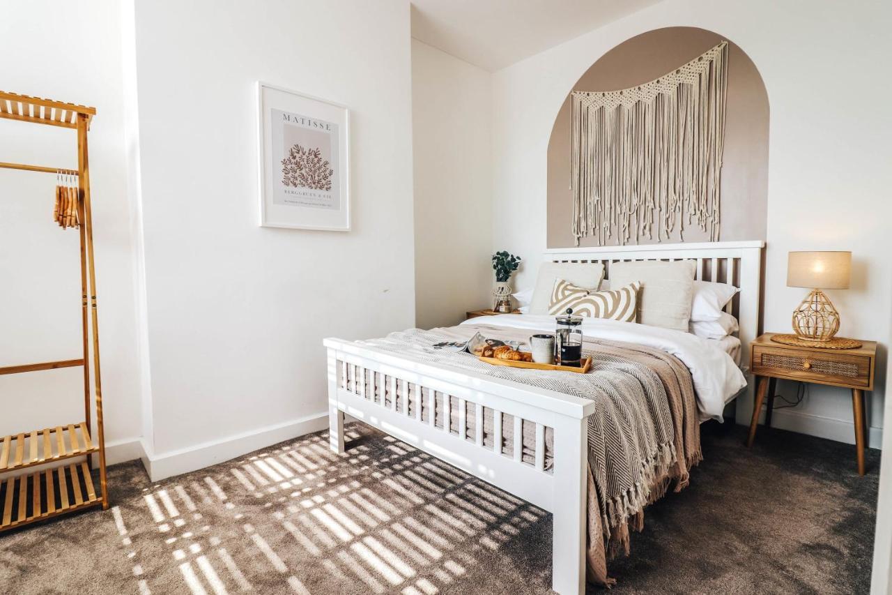 Principality View Apartment Two, By Solace Stays Cardiff Ngoại thất bức ảnh