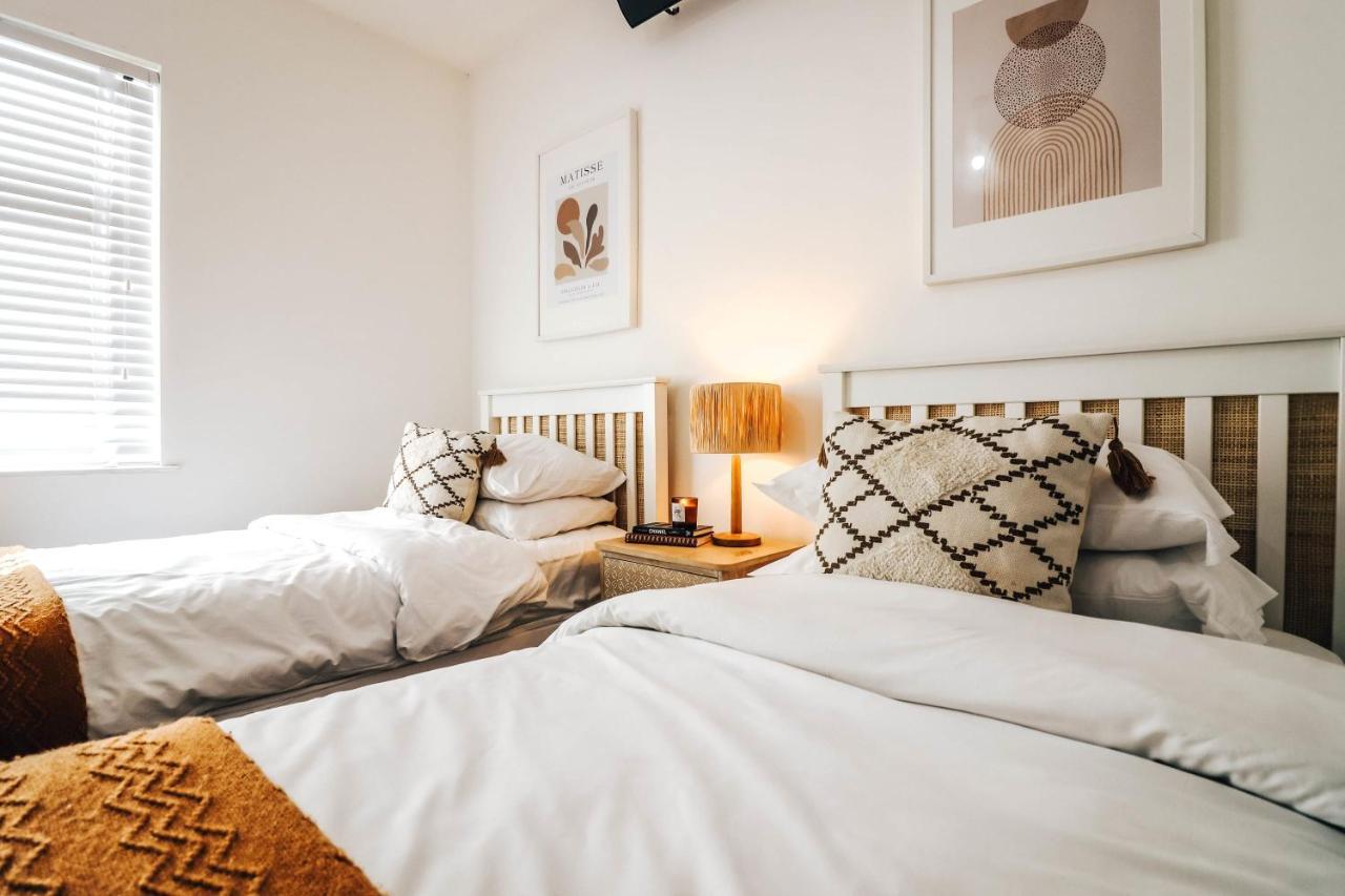 Principality View Apartment Two, By Solace Stays Cardiff Ngoại thất bức ảnh