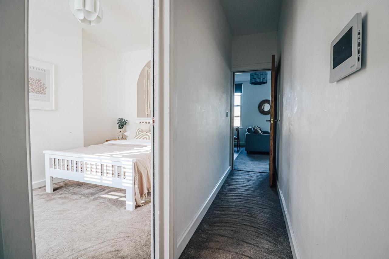 Principality View Apartment Two, By Solace Stays Cardiff Ngoại thất bức ảnh