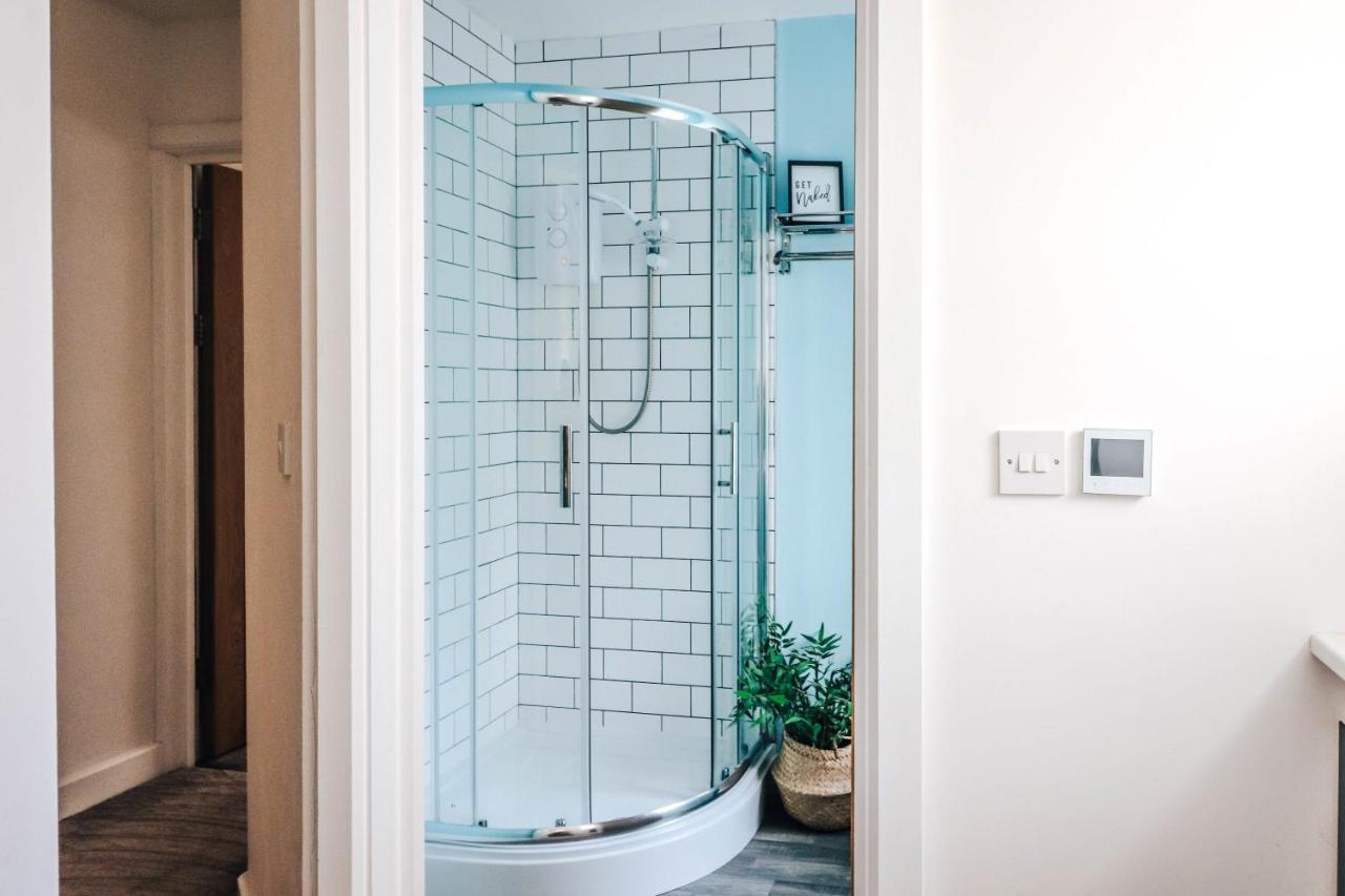 Principality View Apartment Two, By Solace Stays Cardiff Ngoại thất bức ảnh