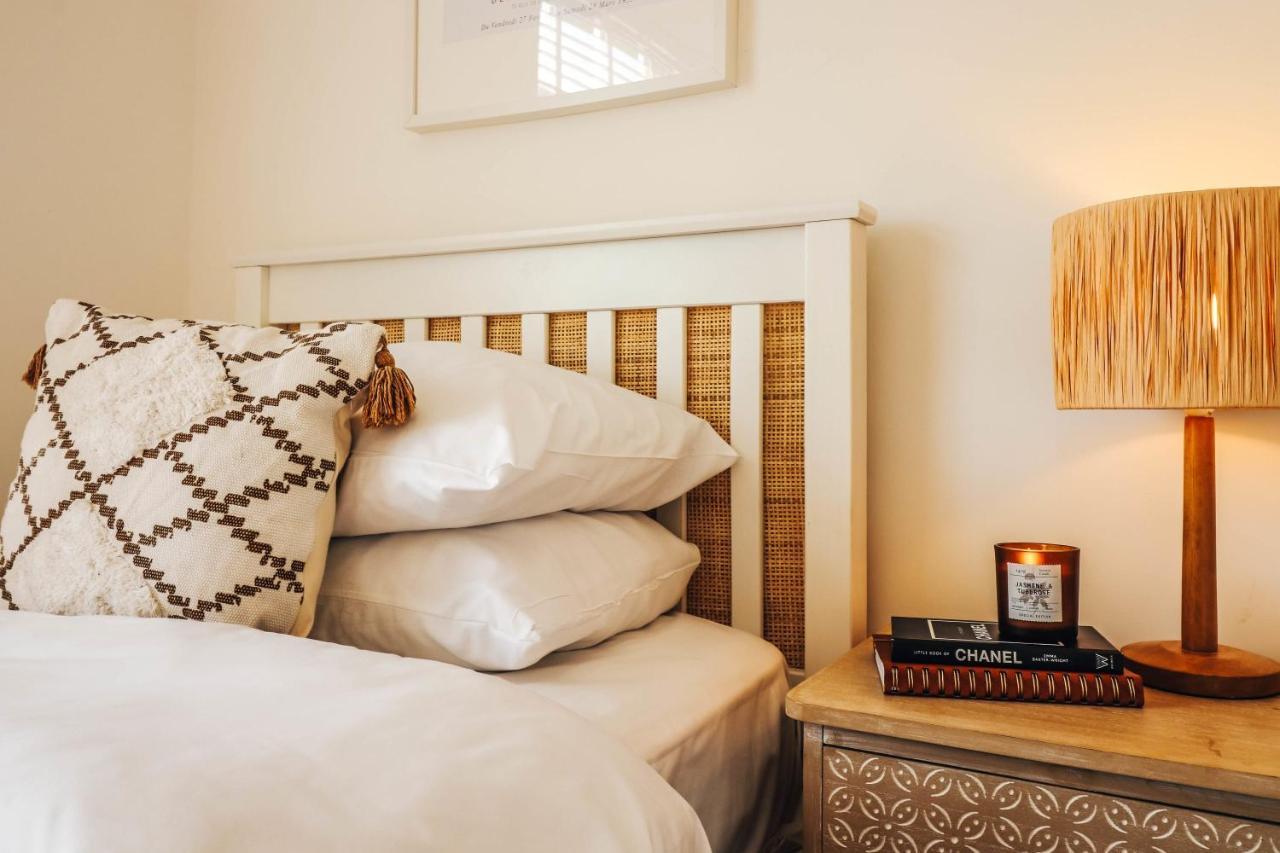 Principality View Apartment Two, By Solace Stays Cardiff Ngoại thất bức ảnh