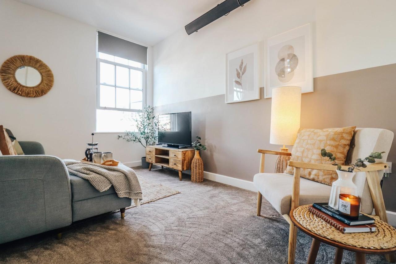 Principality View Apartment Two, By Solace Stays Cardiff Ngoại thất bức ảnh