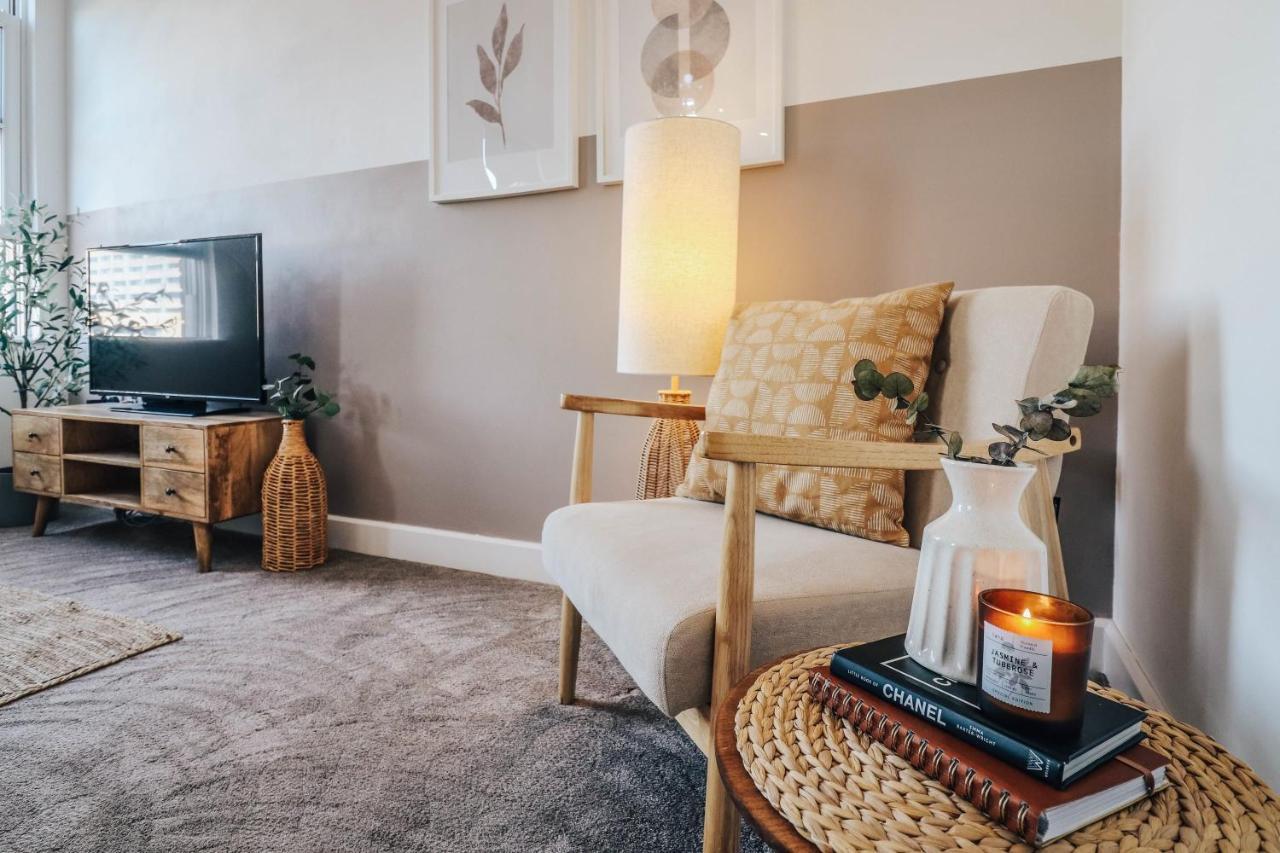 Principality View Apartment Two, By Solace Stays Cardiff Ngoại thất bức ảnh