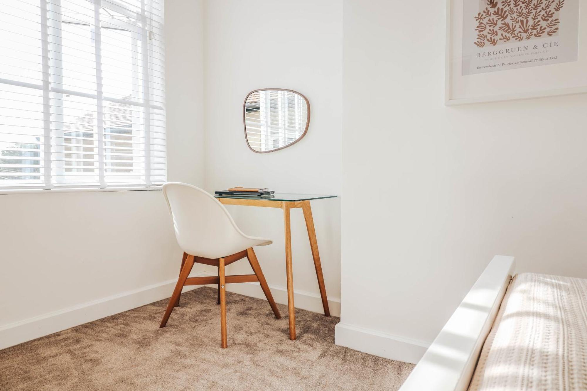 Principality View Apartment Two, By Solace Stays Cardiff Ngoại thất bức ảnh